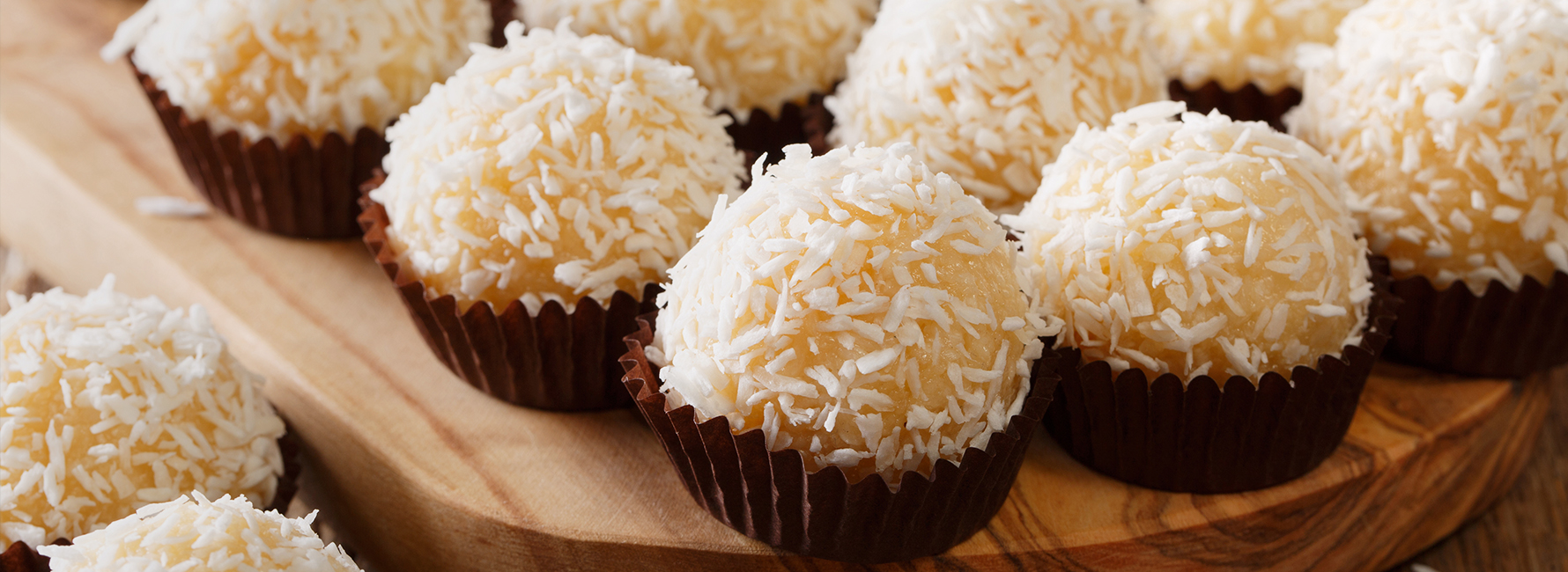 Rezept für zuckerfreie Kokospralinen – Zahnärzte am CentrO. Rezept für zuckerfreie Kokospralinen – Zahnärzte am CentrO.